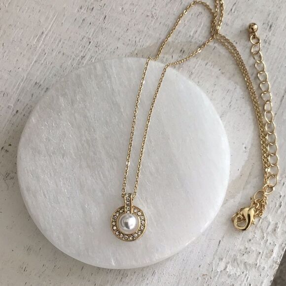 Swarovski Crystal Pearl Halo Gold Necklace - Picture 5 of 5